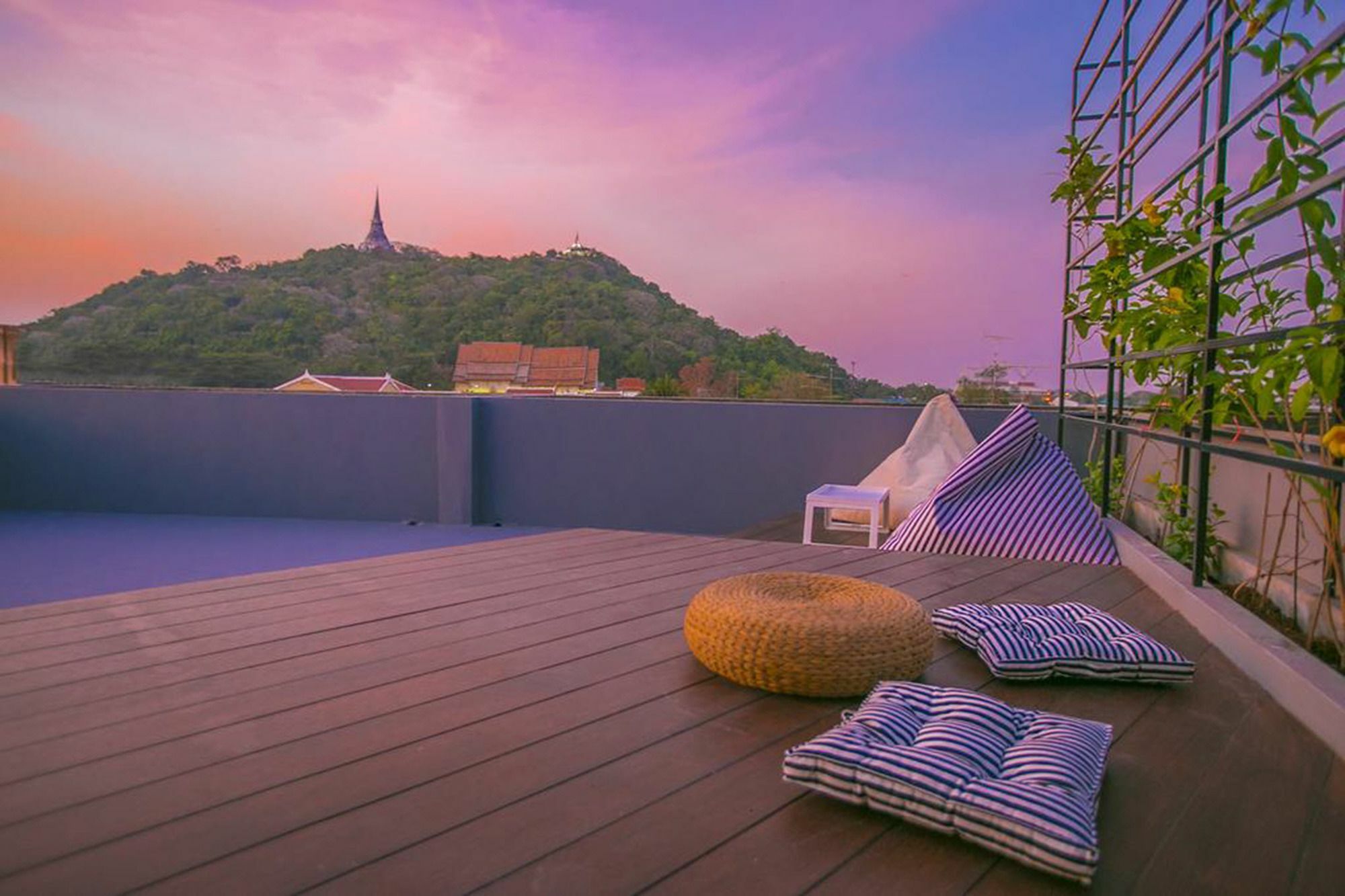 Chedi View Hostel Пхетбури Экстерьер фото